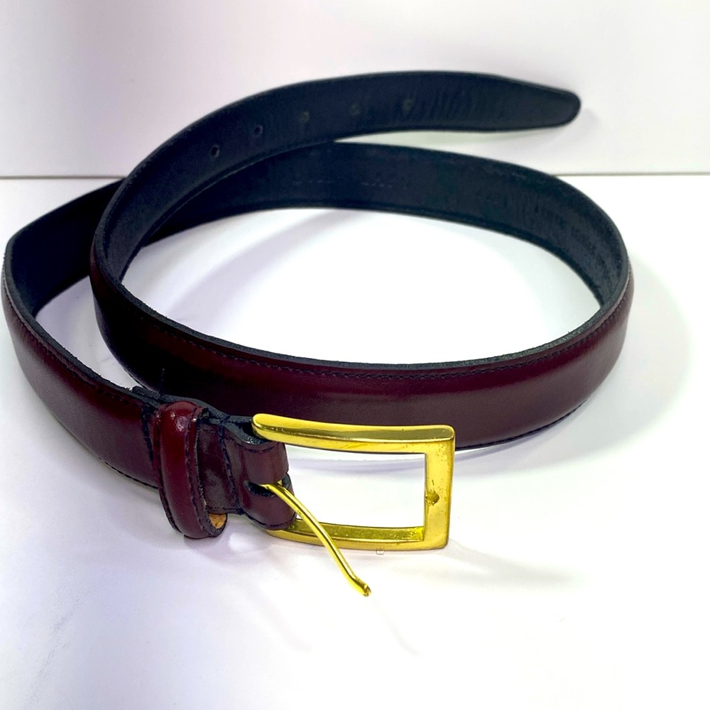 Vintage  Bill Blass genuine leather brass buckle reddish brown color sz 33--37